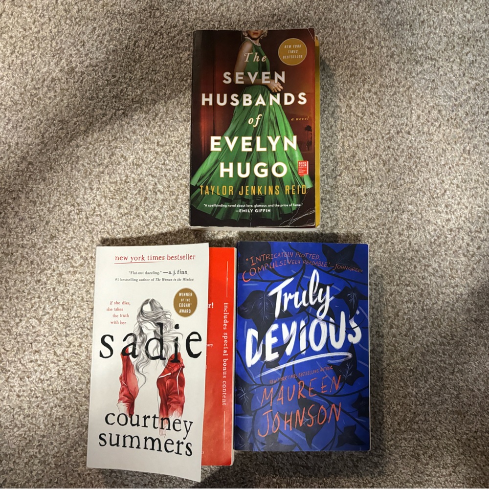 YA Tiktok Book Bundle!